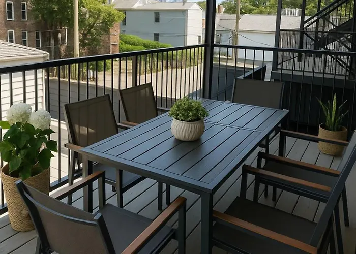 Dreams - Designer Style - - Sleeps 7 Chicago