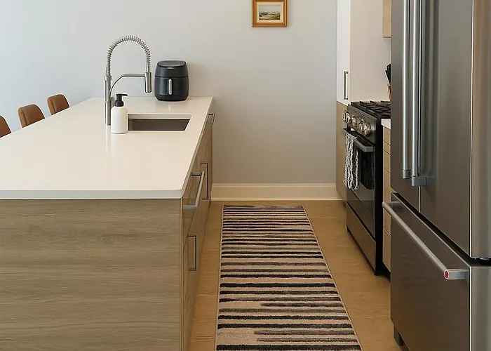 Dreams - Designer Style - - Sleeps 7 Apartment *