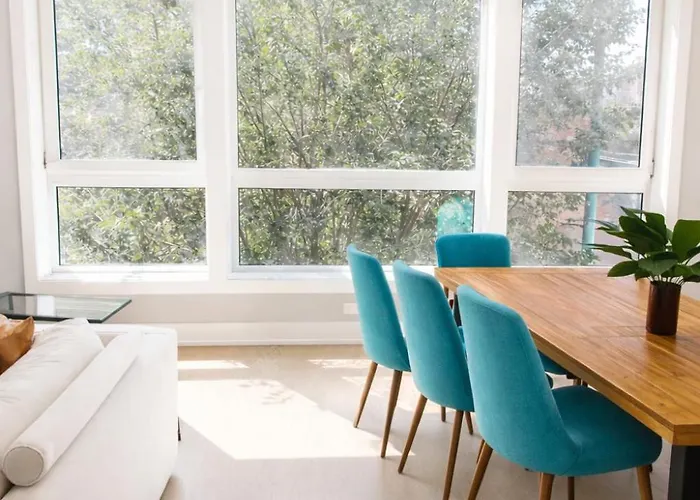 Apartment Dreams - Designer Style - - Sleeps 7 Chicago